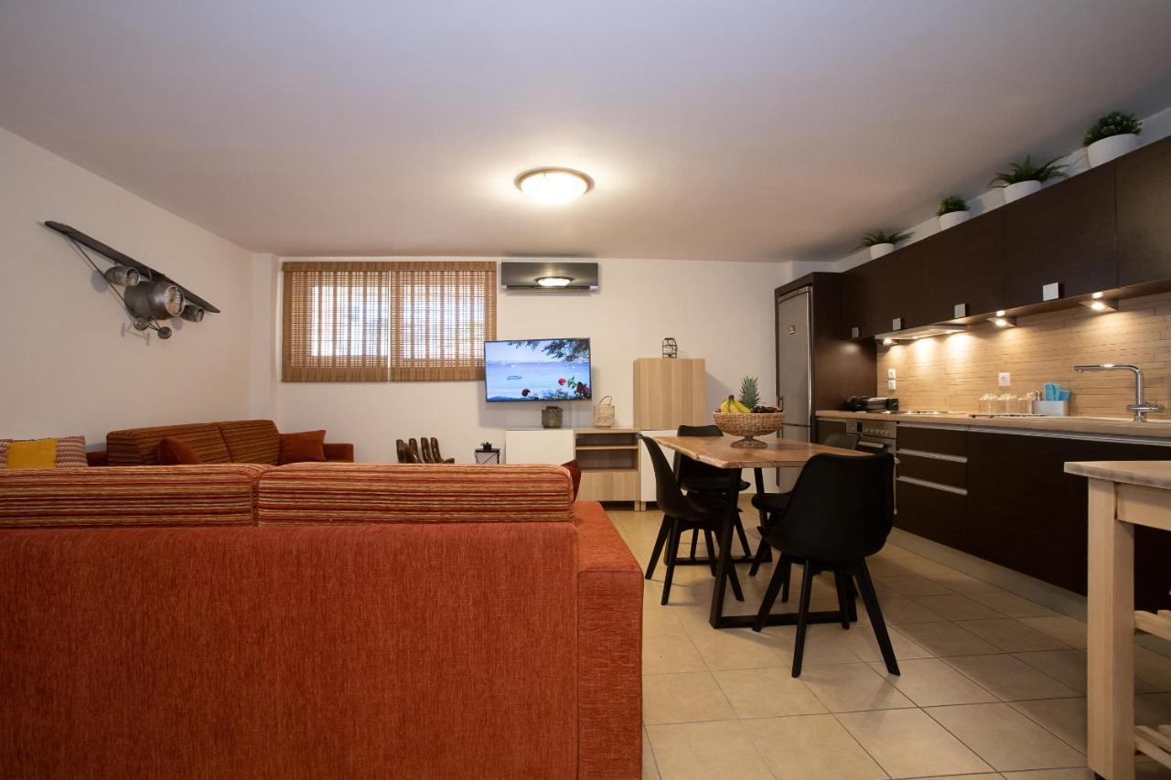 Villa Linda Толо Екстер'єр фото